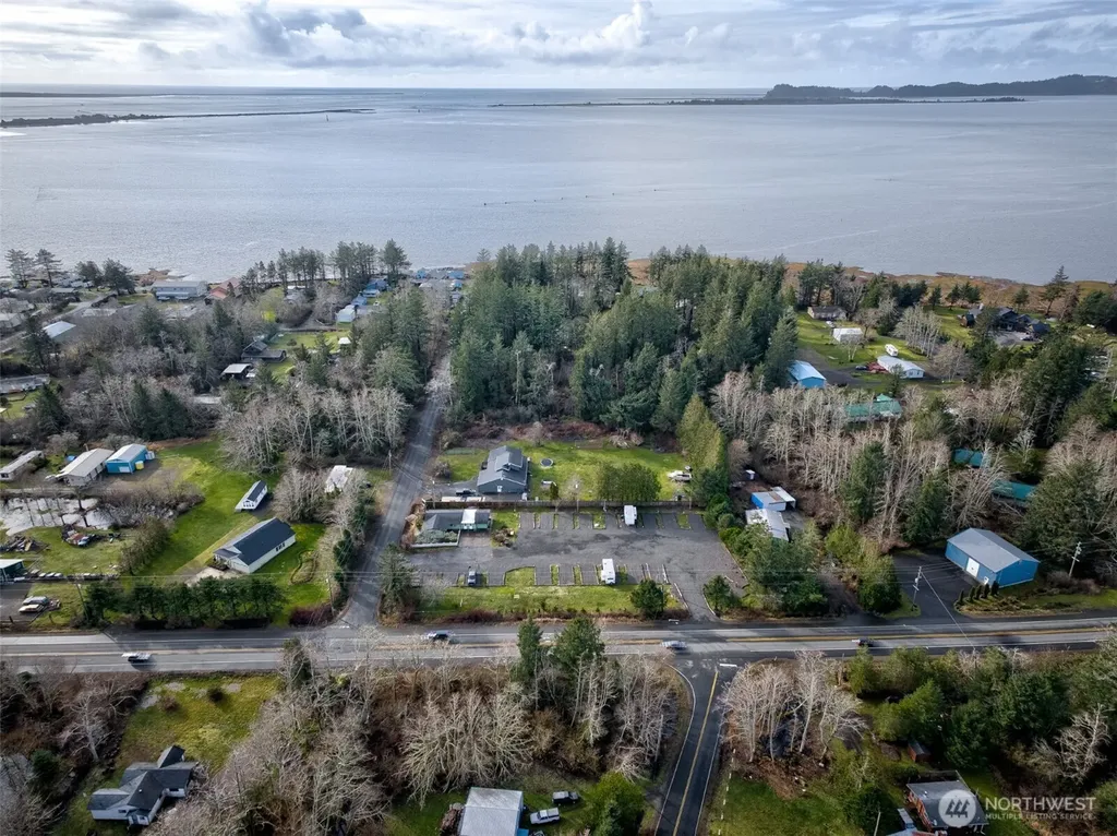 12 Third St W Chinook WA 98614