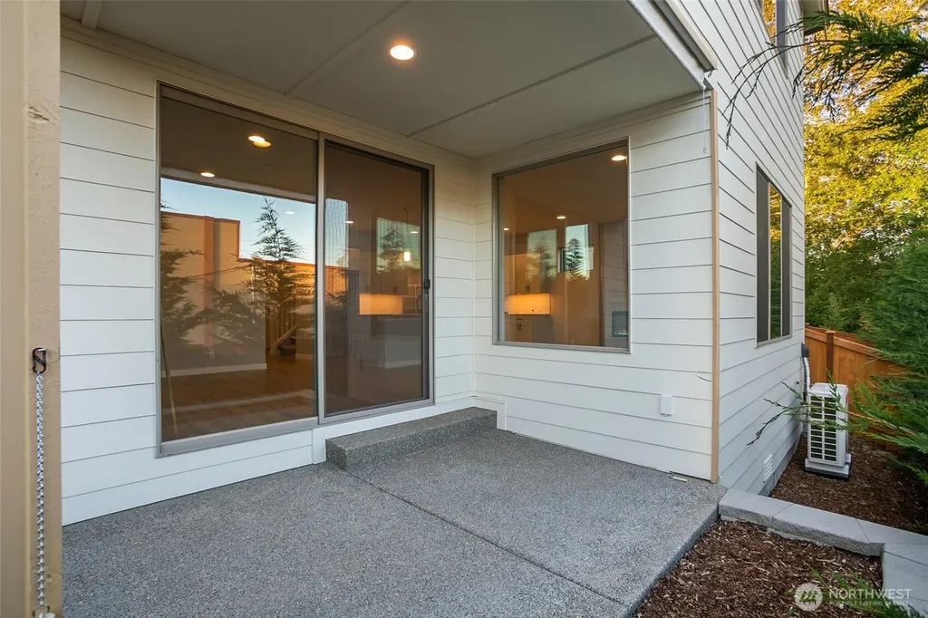 13325 SE 238th Place Kent WA 98042