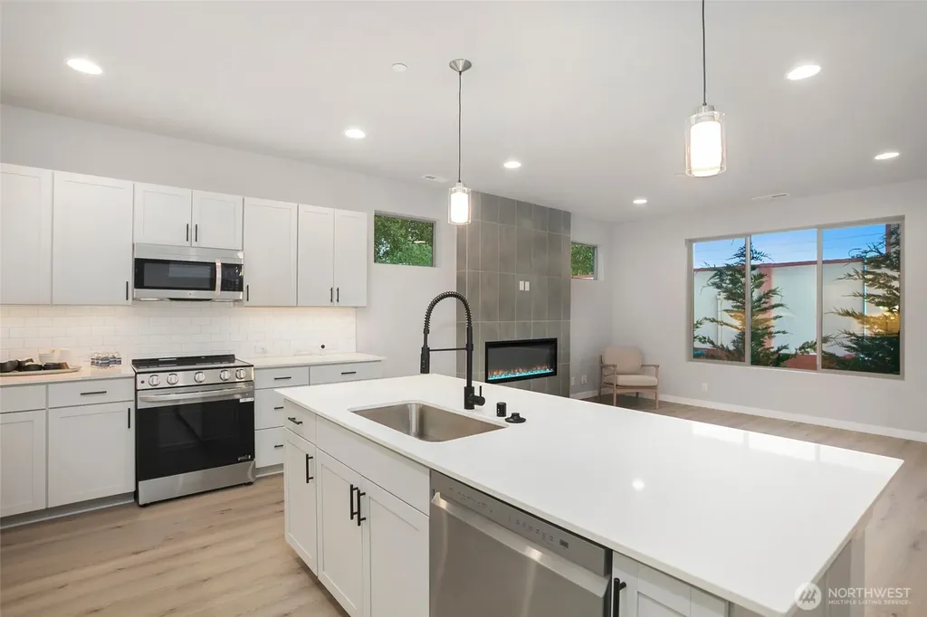 13325 SE 238th Place Kent WA 98042