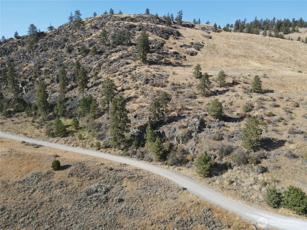 19 Meadowlark Road Oroville WA 98844