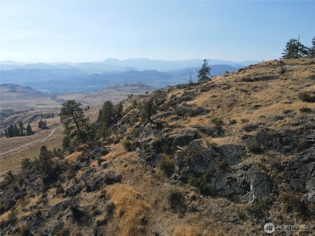 19 Meadowlark Road Oroville WA 98844