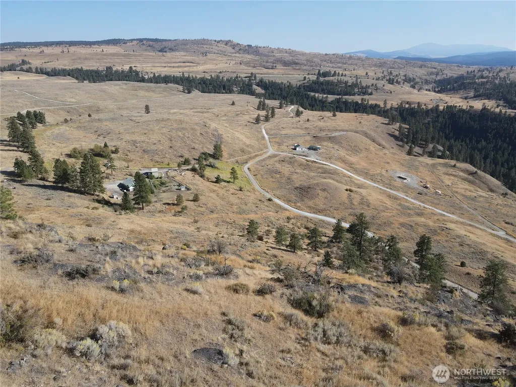 19 Meadowlark Road Oroville WA 98844