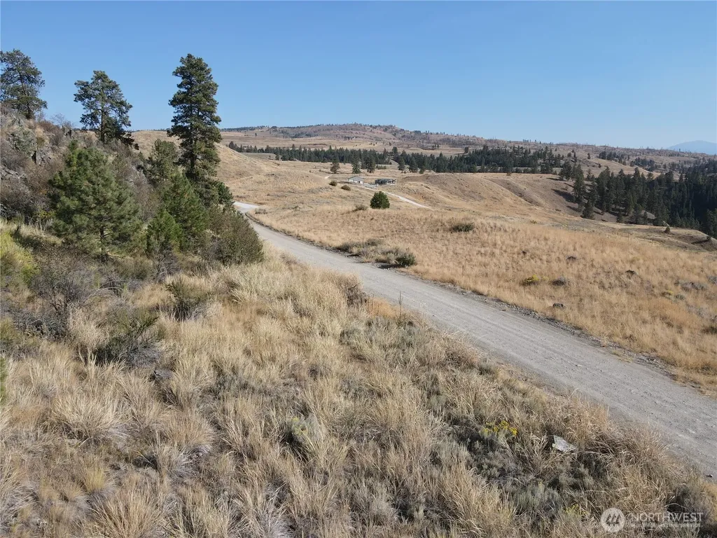 19 Meadowlark Road Oroville WA 98844