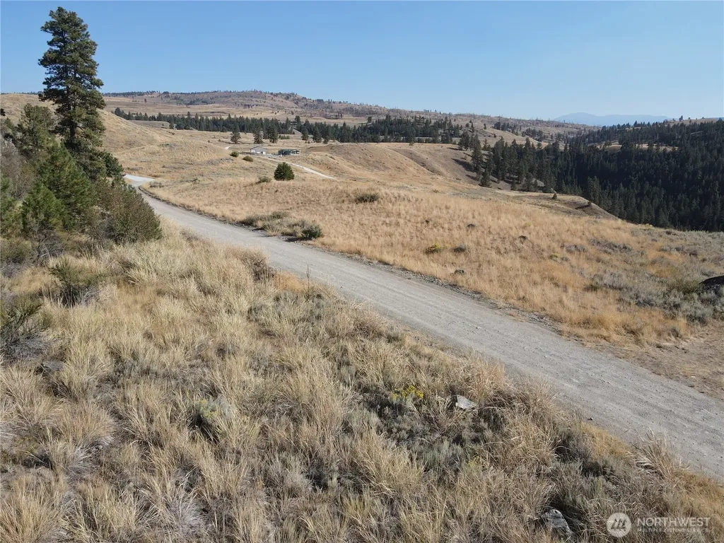 19 Meadowlark Road Oroville WA 98844