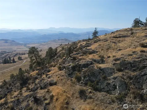 19 Meadowlark Road Oroville WA 98844