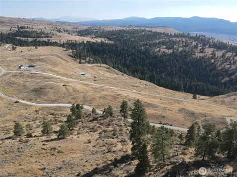 19 Meadowlark Road Oroville WA 98844