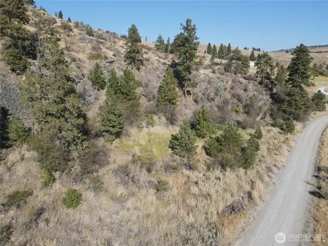 19 Meadowlark Road Oroville WA 98844