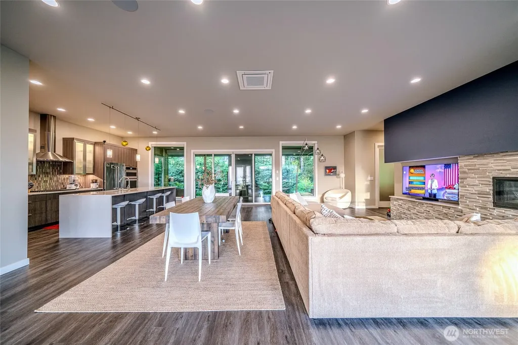5469 Wood Duck Loop Blaine WA 98230
