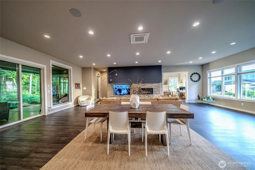 5469 Wood Duck Loop Blaine WA 98230