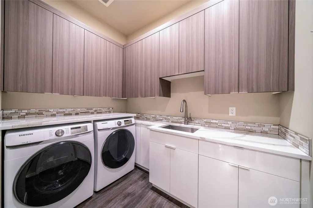5469 Wood Duck Loop Blaine WA 98230