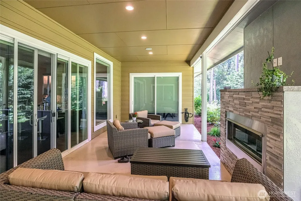 5469 Wood Duck Loop Blaine WA 98230