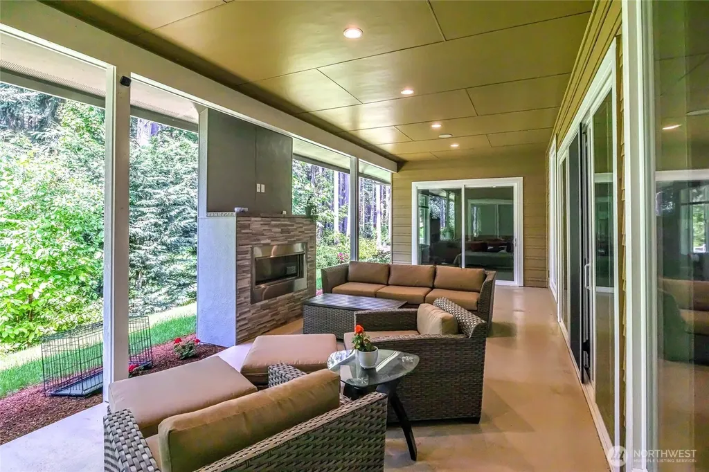 5469 Wood Duck Loop Blaine WA 98230