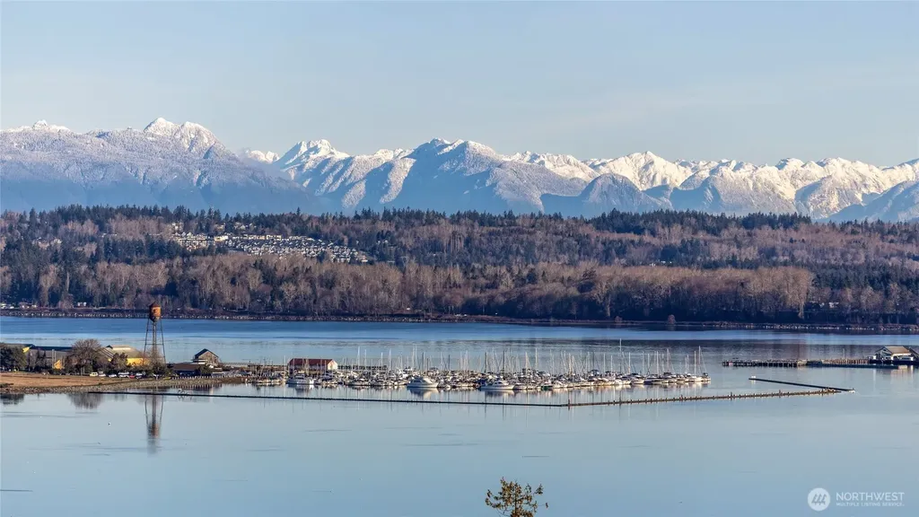 5469 Wood Duck Loop Blaine WA 98230