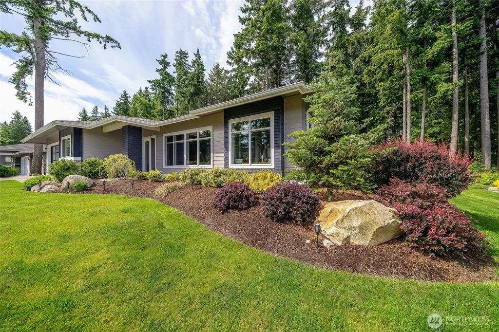 5469 Wood Duck Loop Blaine WA 98230