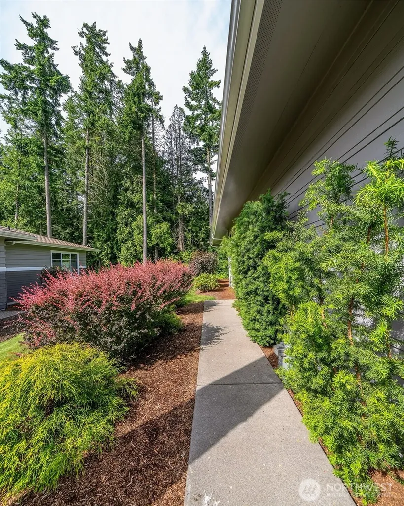 5469 Wood Duck Loop Blaine WA 98230