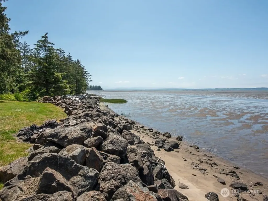 633 State Route 101 Chinook WA 98614