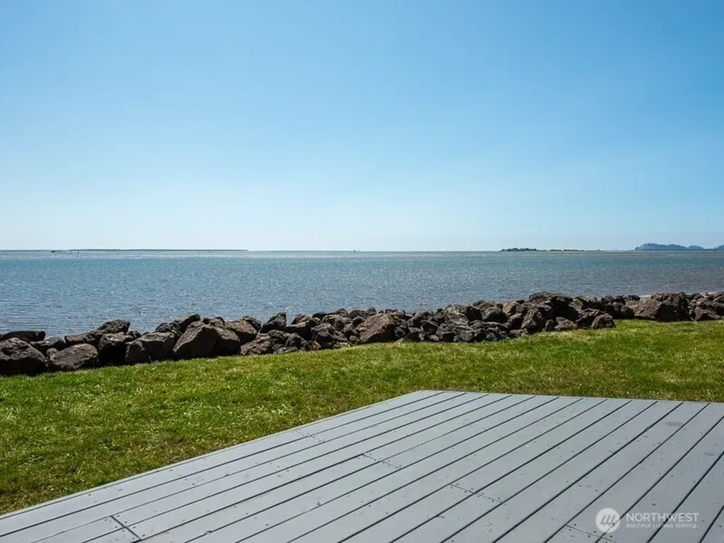 633 State Route 101 Chinook WA 98614