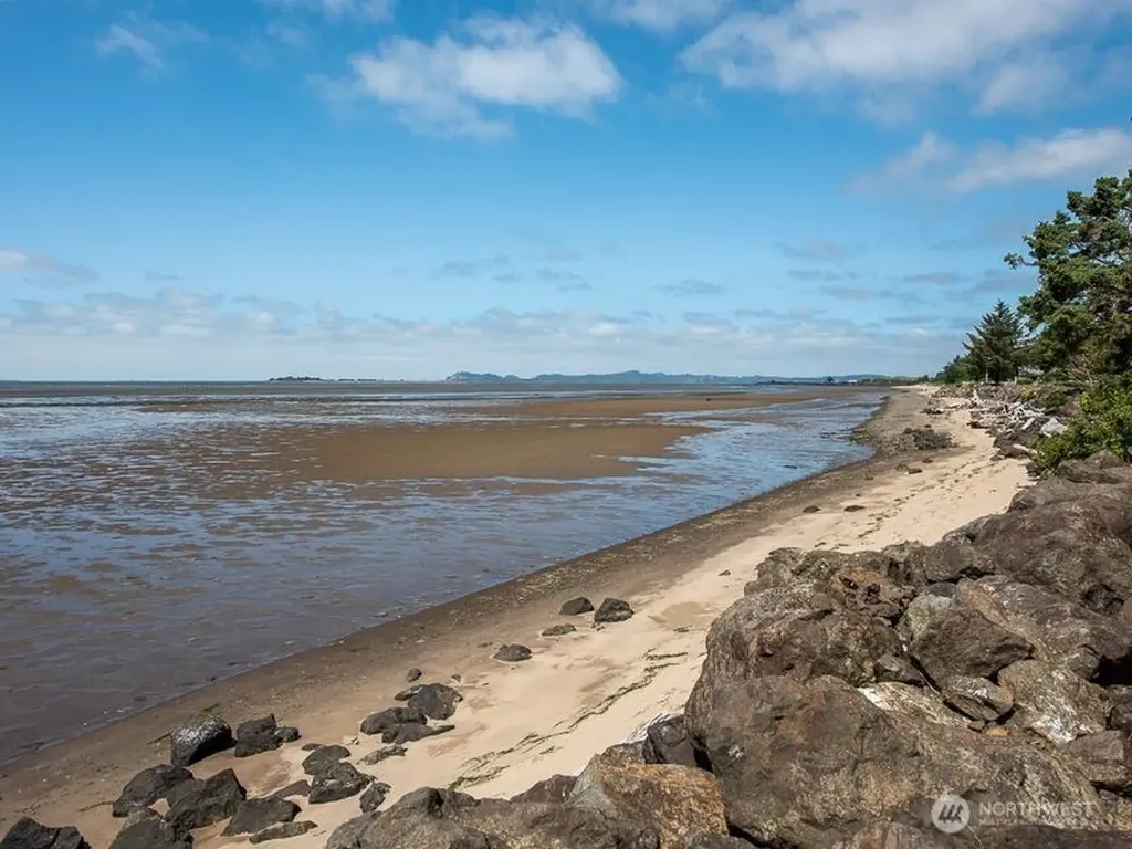 633 State Route 101 Chinook WA 98614