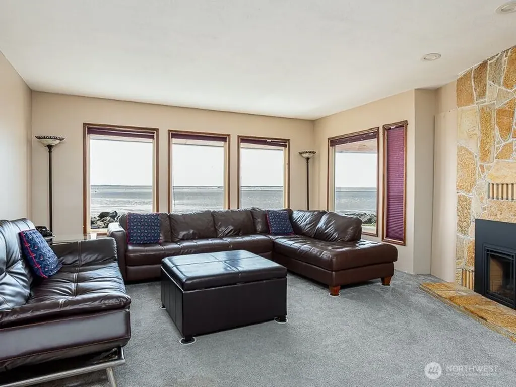 633 State Route 101 Chinook WA 98614