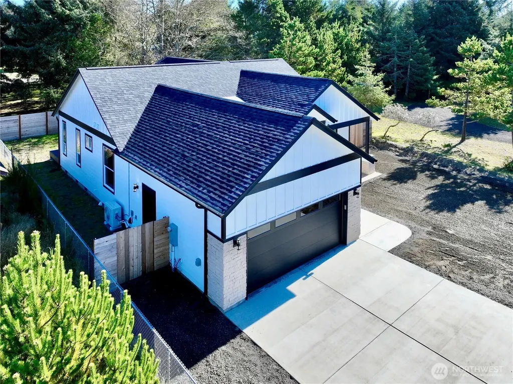 716 Island Circle SE Ocean Shores WA 98569