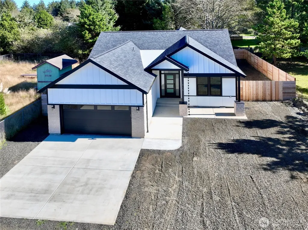 716 Island Circle SE Ocean Shores WA 98569