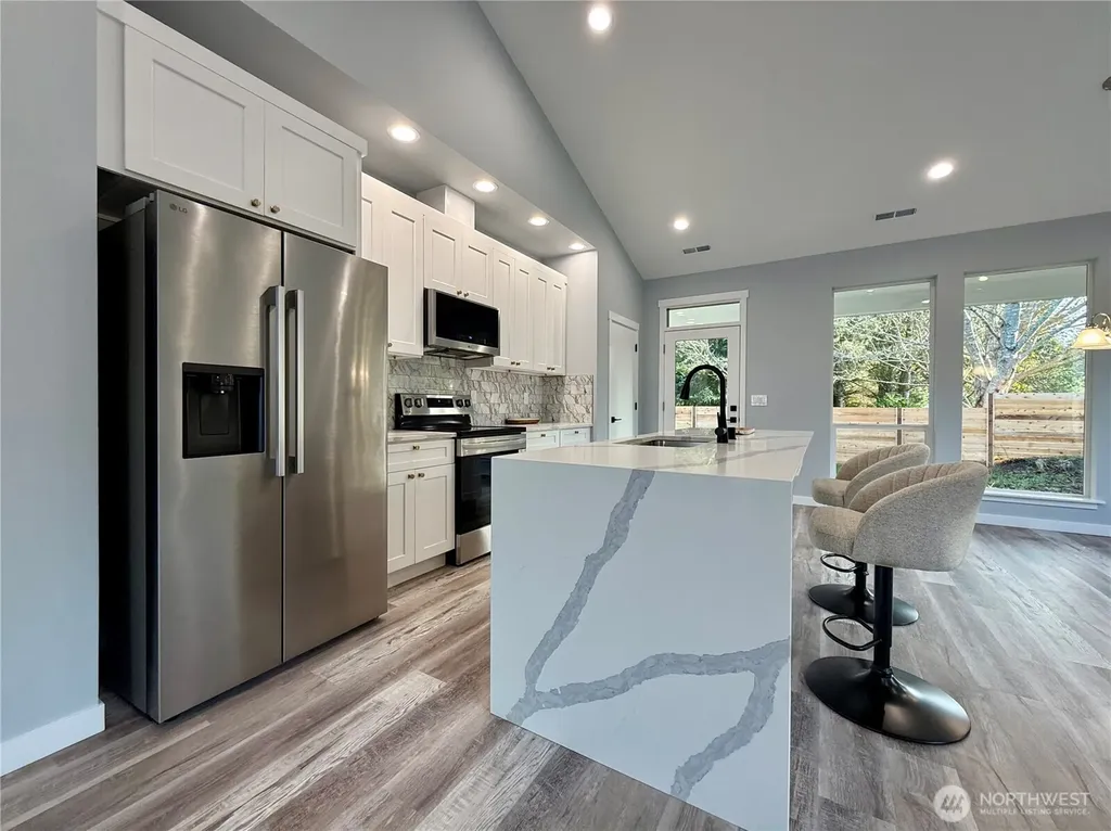 716 Island Circle SE Ocean Shores WA 98569