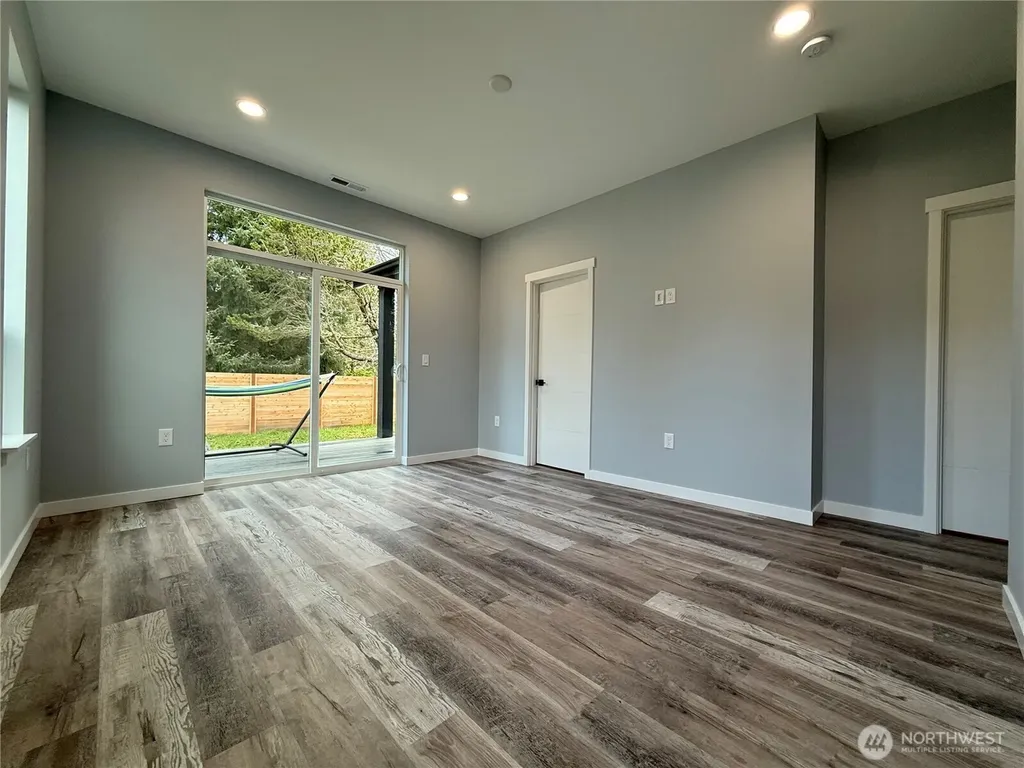716 Island Circle SE Ocean Shores WA 98569