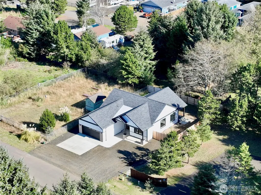716 Island Circle SE Ocean Shores WA 98569