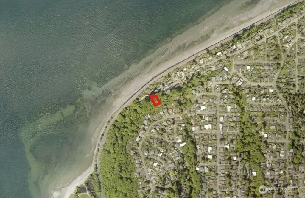 32 NW Esplanade Seattle WA 98117