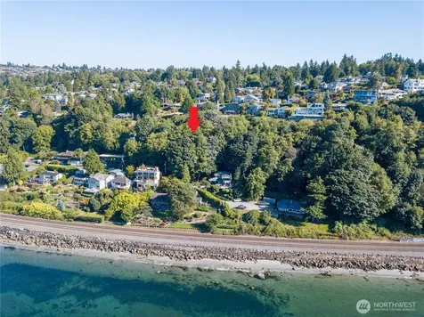 32 NW Esplanade Seattle WA 98117