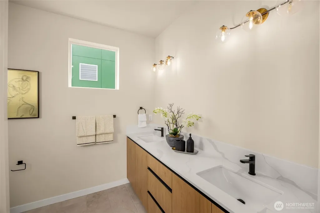 904 28th Avenue S Seattle WA 98144