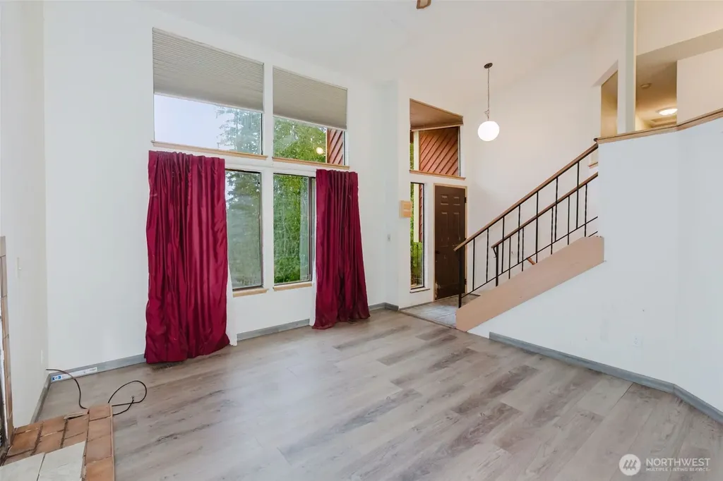 13607 W Raven Lane Bremerton WA 98312