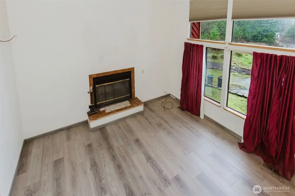 13607 W Raven Lane Bremerton WA 98312
