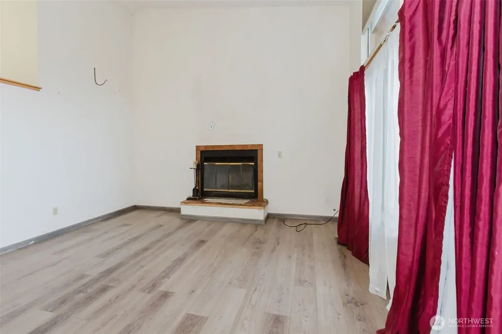 13607 W Raven Lane Bremerton WA 98312