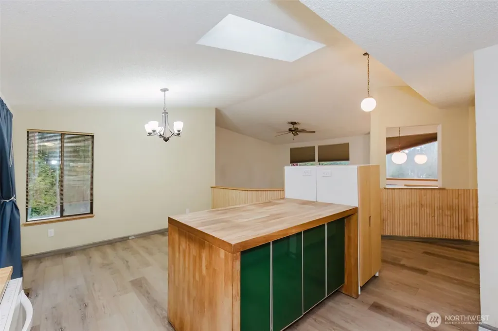 13607 W Raven Lane Bremerton WA 98312