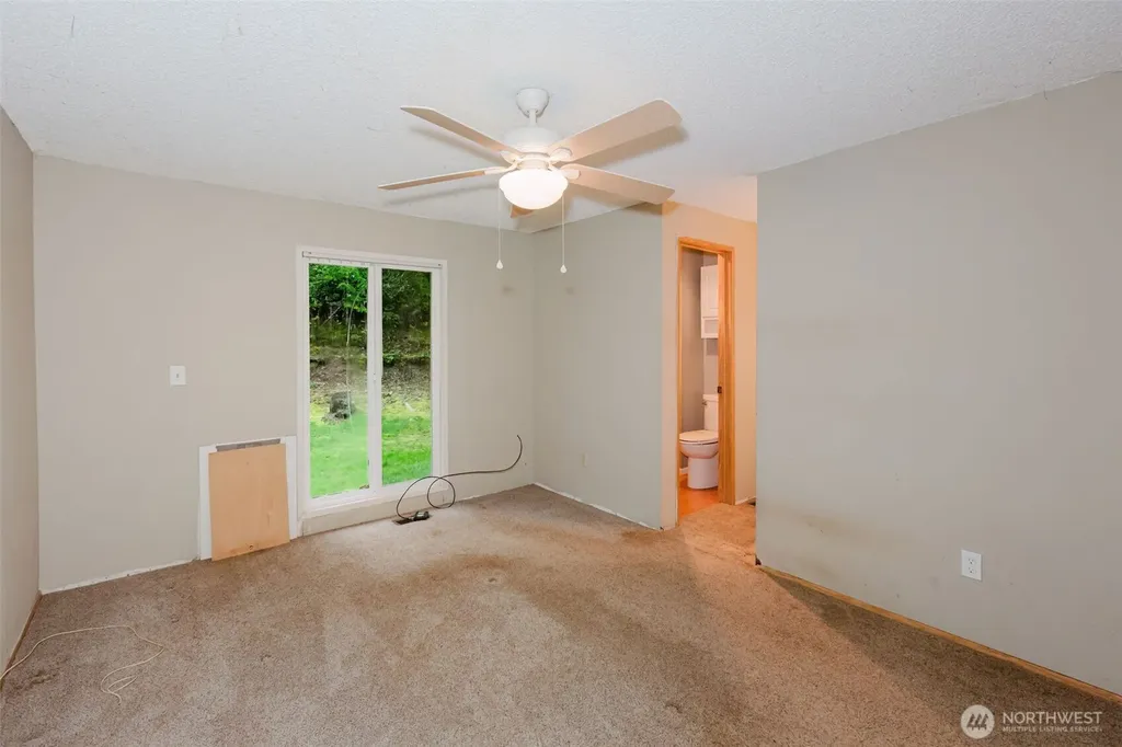 13607 W Raven Lane Bremerton WA 98312