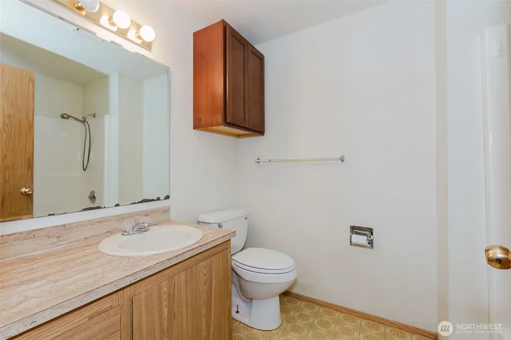 13607 W Raven Lane Bremerton WA 98312