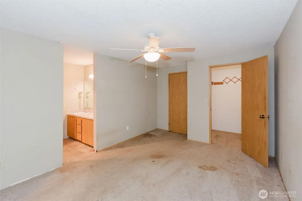 13607 W Raven Lane Bremerton WA 98312
