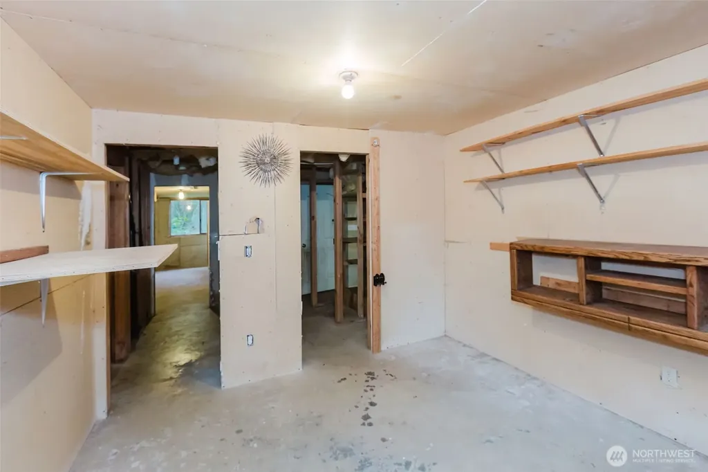 13607 W Raven Lane Bremerton WA 98312