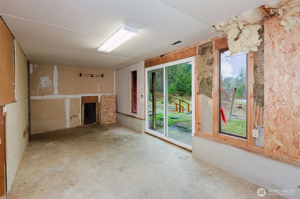 13607 W Raven Lane Bremerton WA 98312