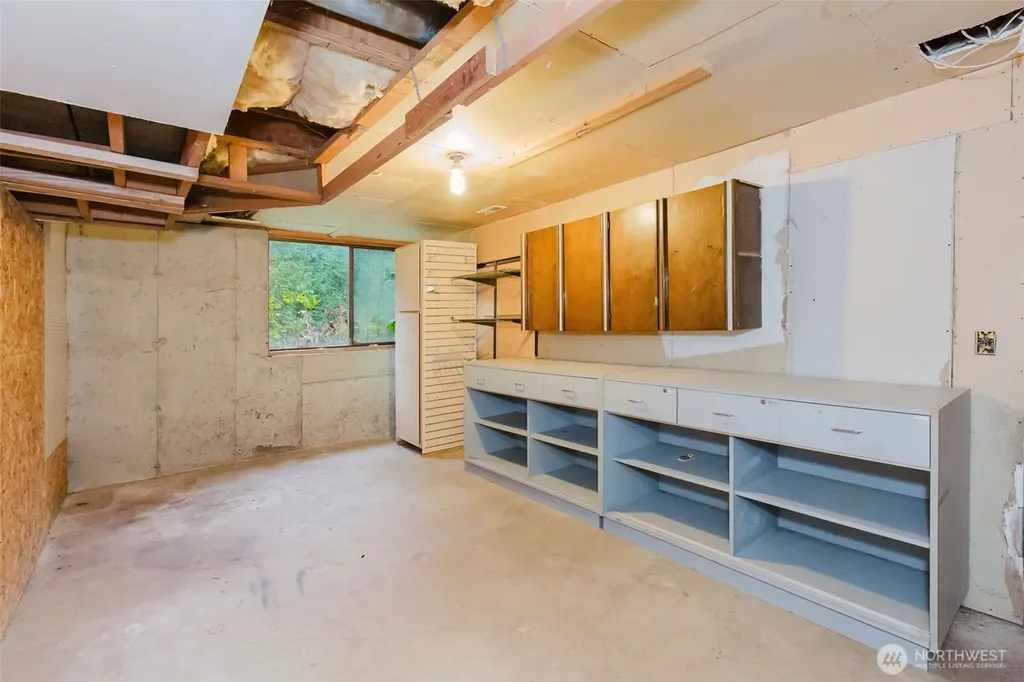13607 W Raven Lane Bremerton WA 98312
