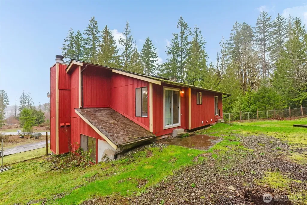 13607 W Raven Lane Bremerton WA 98312