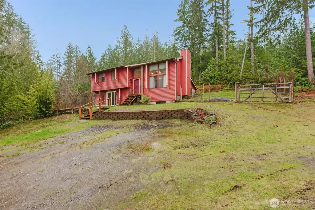 13607 W Raven Lane Bremerton WA 98312