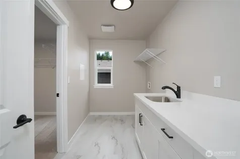 2440 SW Ridgeway Drive Oak Harbor WA 98277
