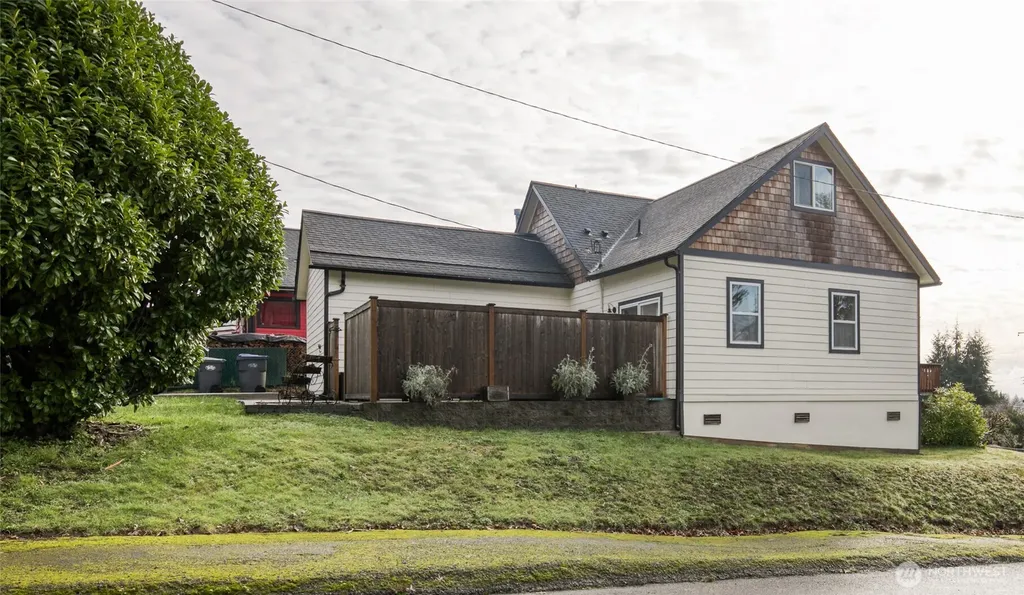 402 Burleigh Aberdeen WA 98520