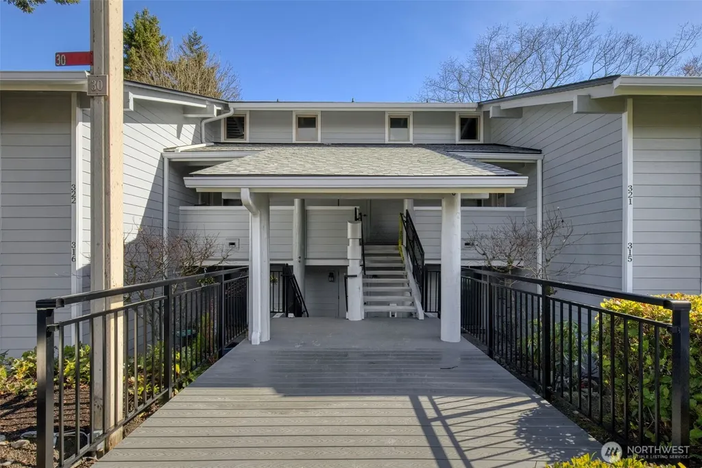 30 Admiralty Lane Port Ludlow WA 98365