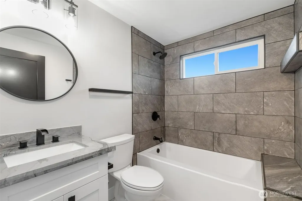 655 Union Ave NE Renton WA 98059