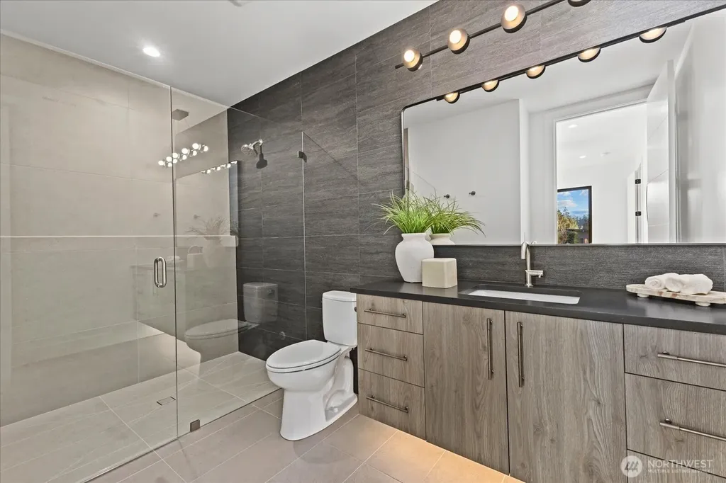 1020 107th Avenue SE Bellevue WA 98004