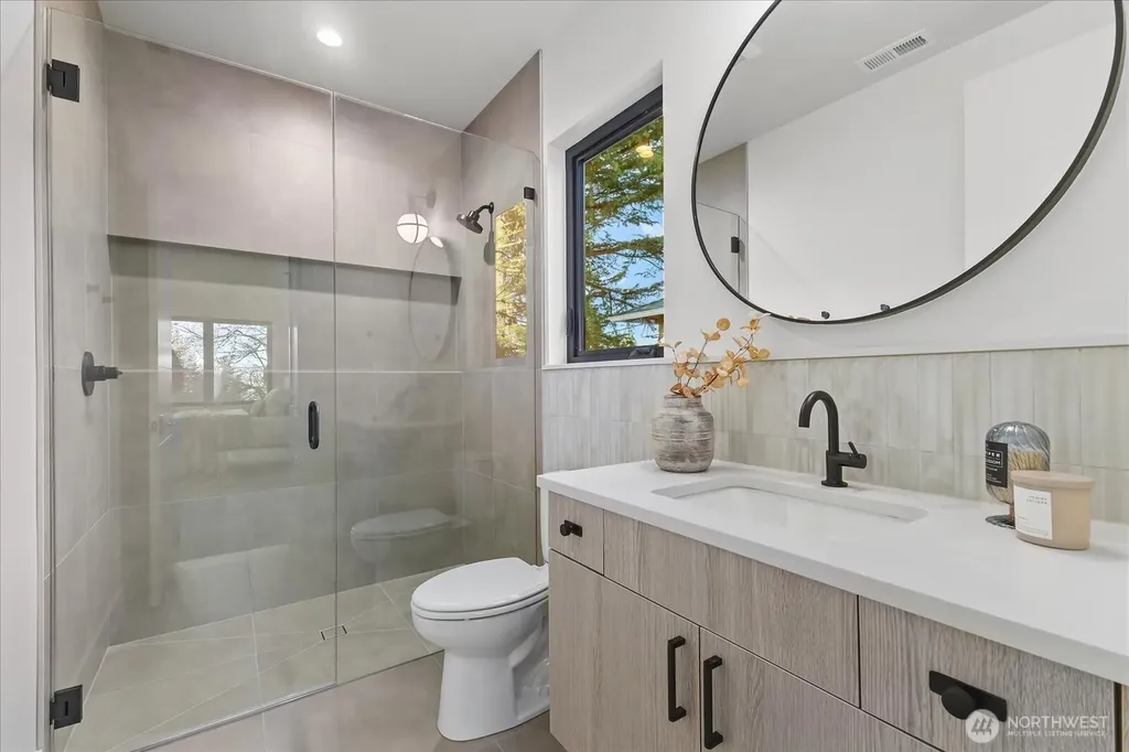 1020 107th Avenue SE Bellevue WA 98004