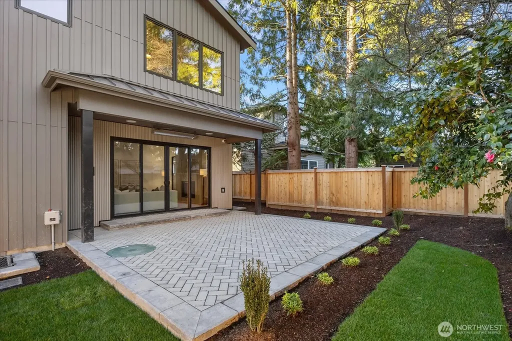 1020 107th Avenue SE Bellevue WA 98004
